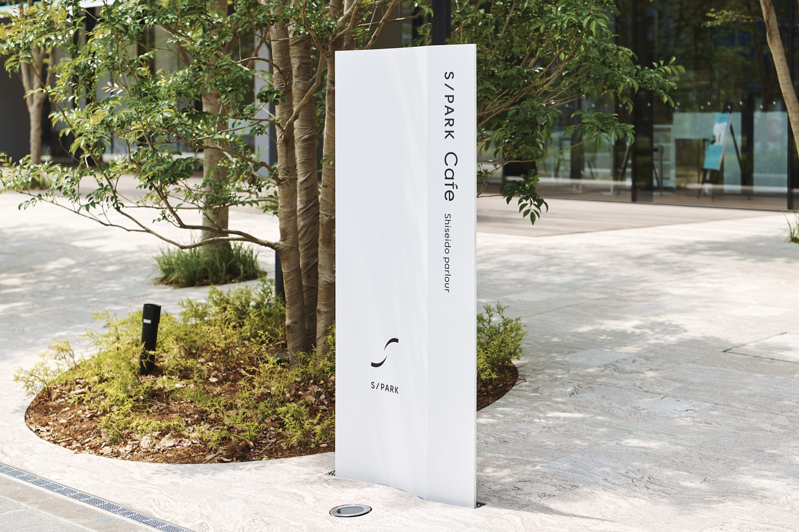 borg-bruckner-shiseido-spatial-design-signage-wayfinding-007